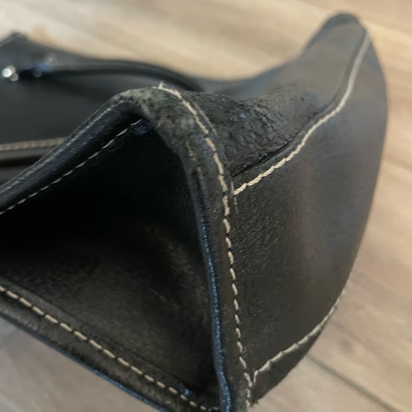 Kate Spade Black Leather Tote ✨HOST PICK✨ - Picture 5 of 10